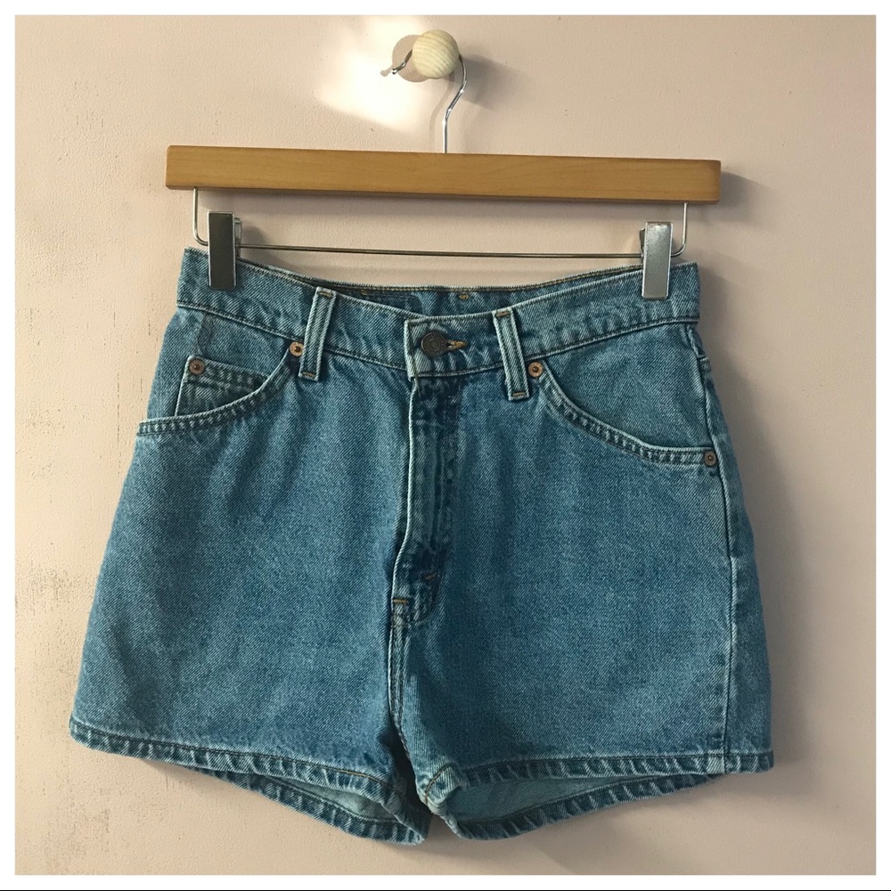‼️SOLD‼️Levi’s Vintage 912 Slim Fit Shorts